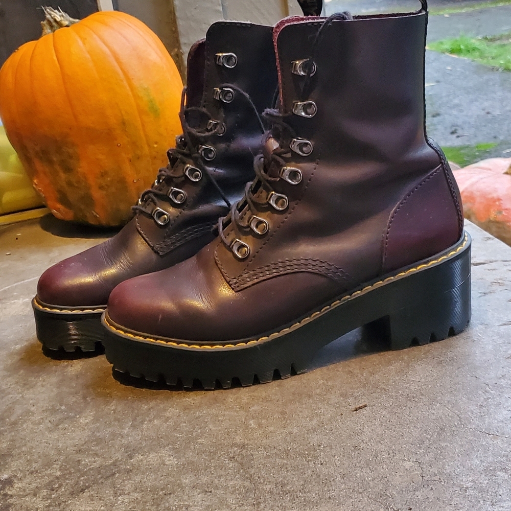 Leona Burgundy sz 9 Dr. Marten's